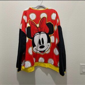 The Minnie Mouse reversible sweatshirt Walt Disney world Epcot XL/XXL